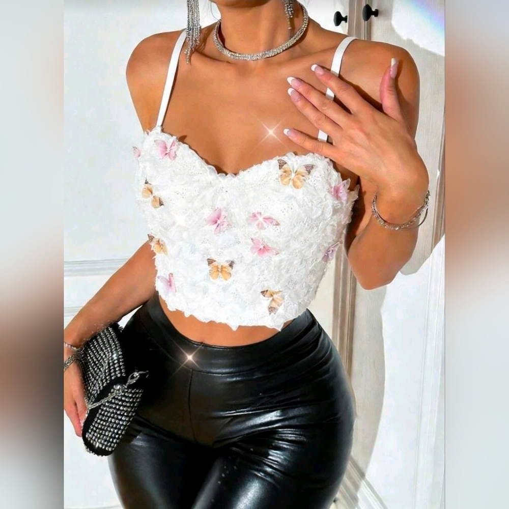 Cute Butterfly Lace Ditsy Floral Camisole With Padding, Backless Crop Top - Picture 2 of 7